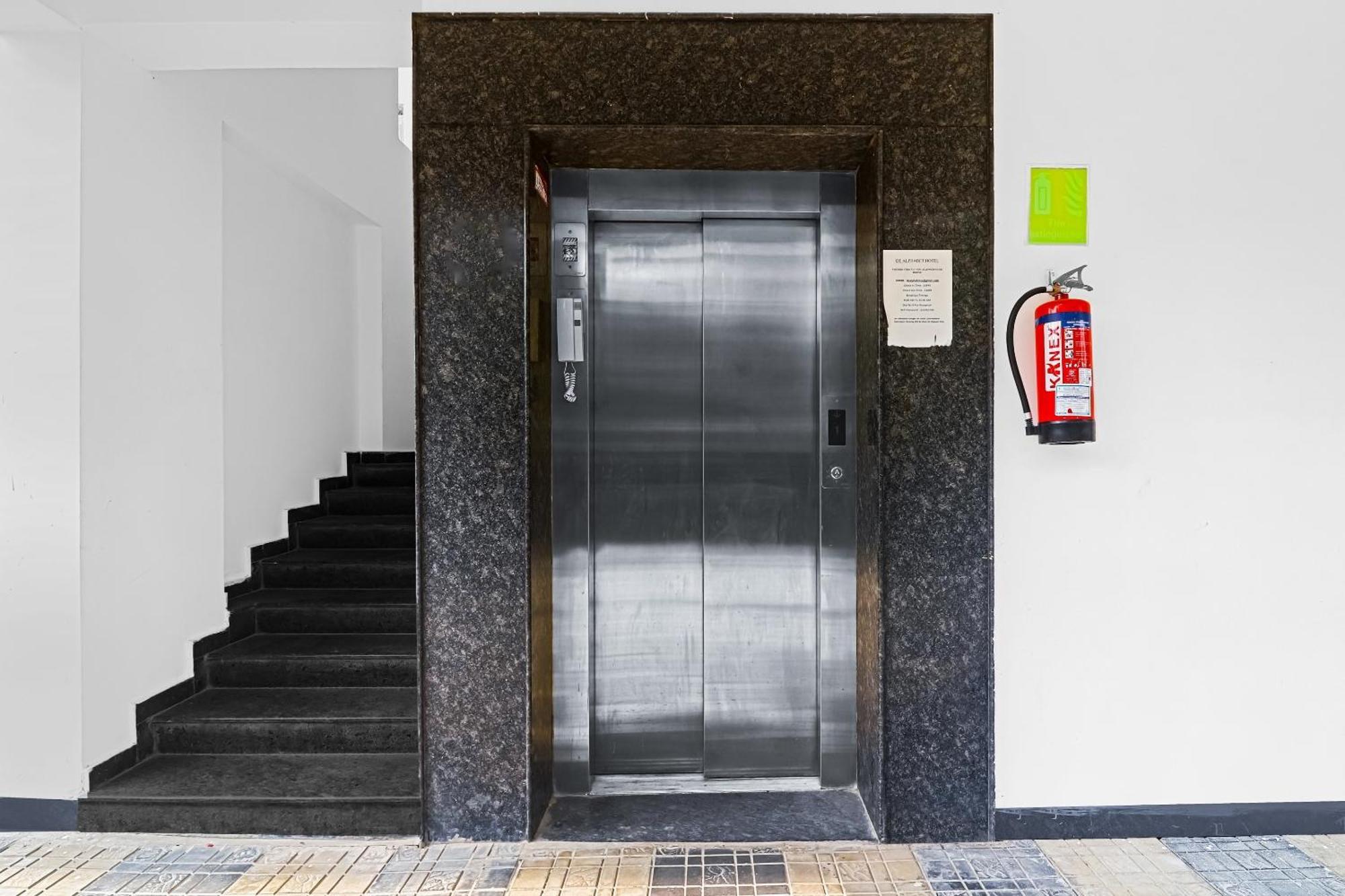 Hotel O Royal Stay Near Mantra Mall Haidar Sahibguda Eksteriør billede